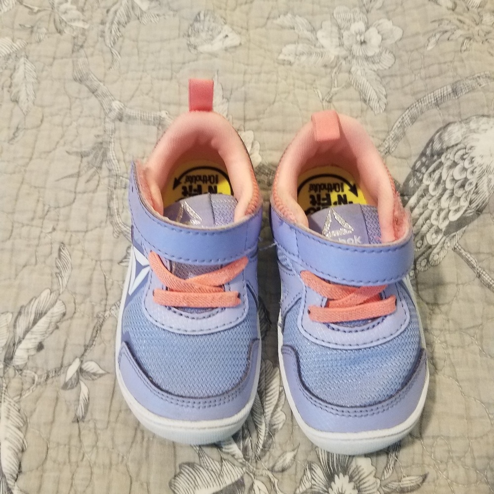 Reebok toddler girl purple sz 5 sneakers